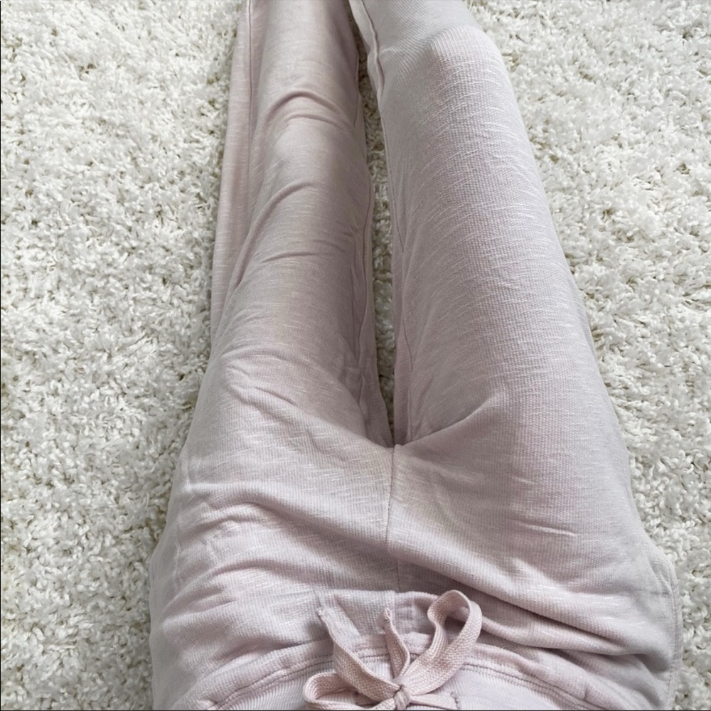 DURI Jogger In Pastel Pink